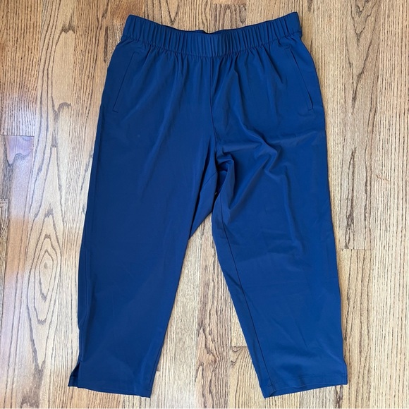 🆕 NWT T by Talbots activewear navy blue cropped lightweight pants size large - Picture 2 of 11